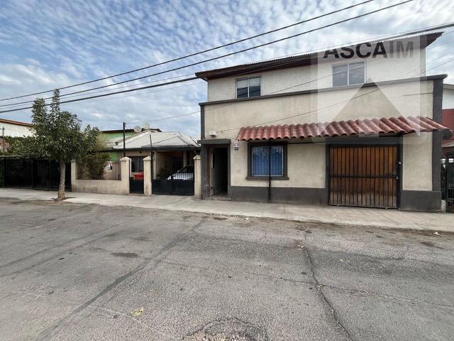 VENDO CASA 6D Y 3B COMUNA LO PRADO 